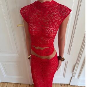 Design by Si Marisole Top in Lace - Red